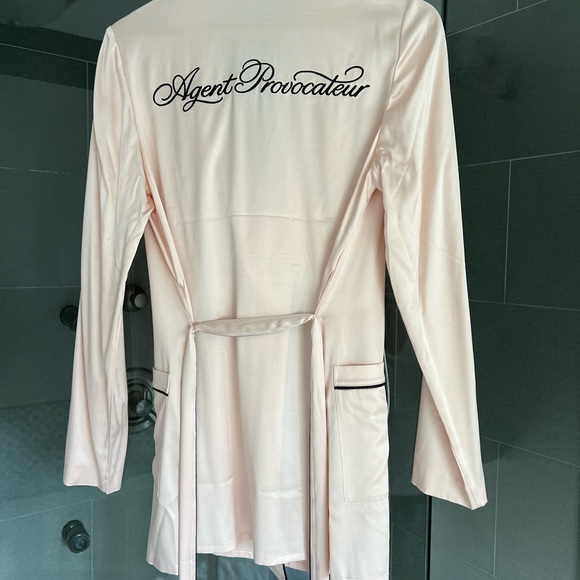 Brand new silk robe - Picture 2 of 7